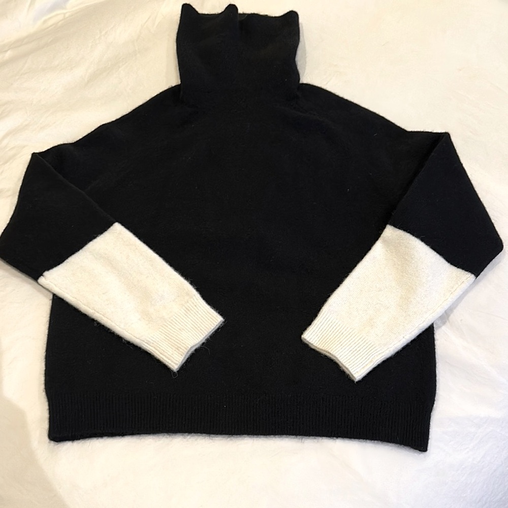 Parrish LA Black Sweater with White Sleeve Detail Size Large